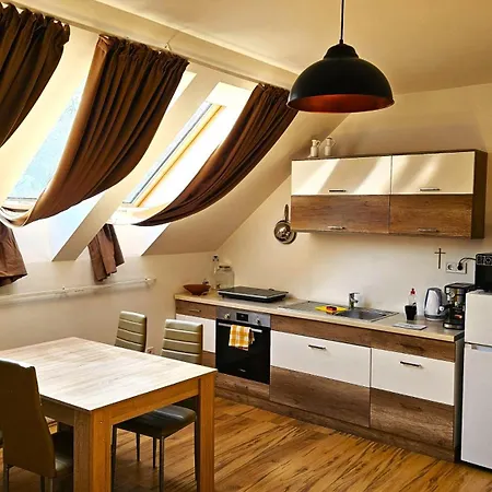 Jarina Aranyhid Apartman Balatonalmádi