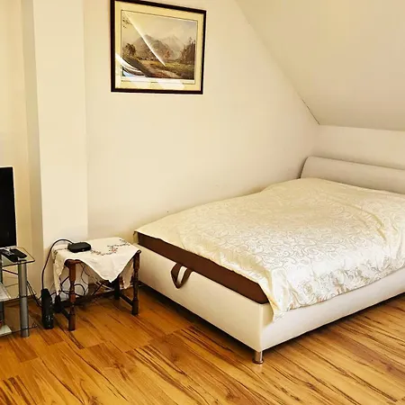 Jarina Aranyhid Apartman *